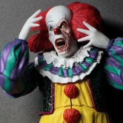 IT 1990 Version 1 Ultimate Pennywise 7 Inch Scale Action Figure