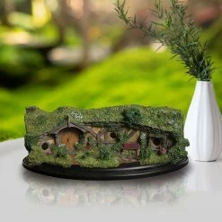 Hobbit, The Official Weta Workshop The Hobbit 23 The Great Garden Smial Diorama Statue