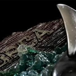 Official Iron Studios Jaws Attack 1:20 Demi Scale Statue