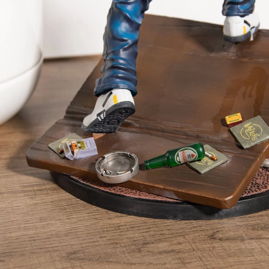 Official Shenmue Ryo Statue SEGA