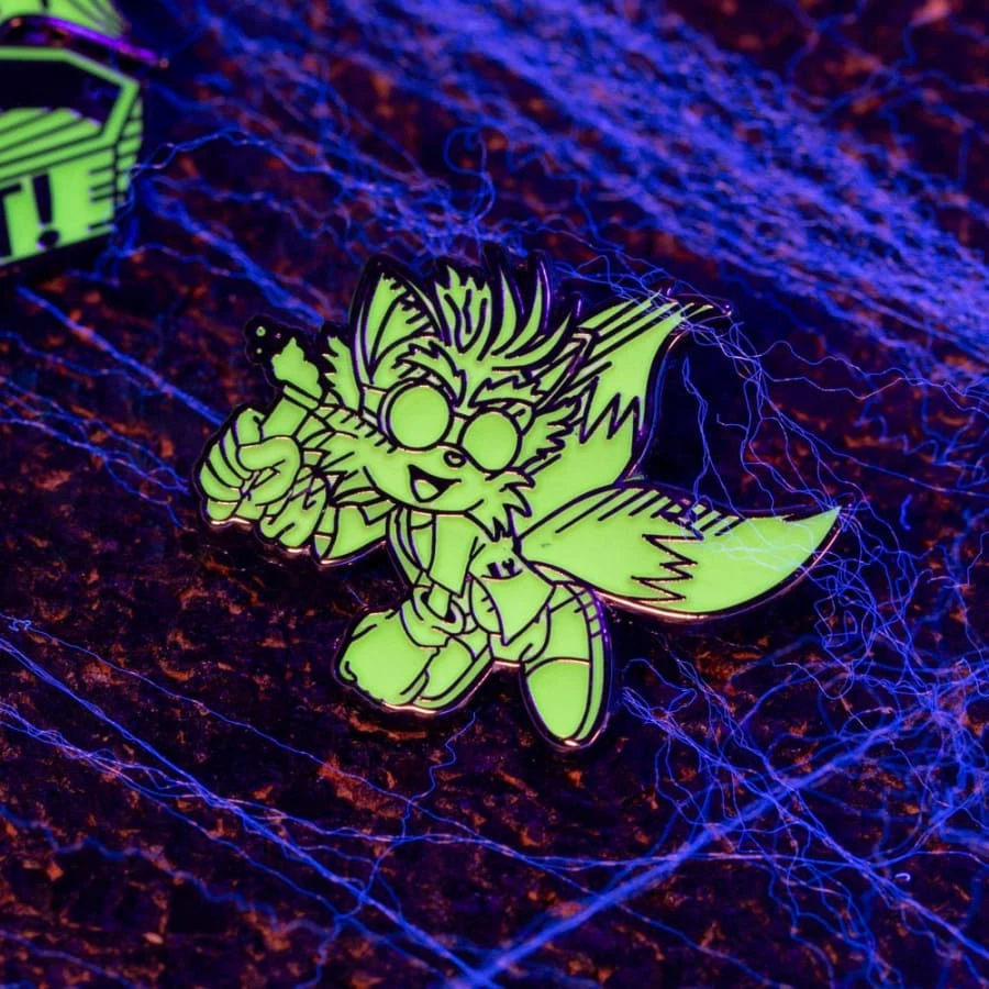 Pin Kings Modern Sonic The Hedgehog Glow In The Dark Halloween Sonic & Tails Enamel Pin Badge Set 1.1 Accessories