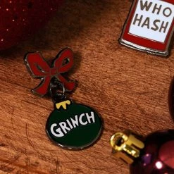 Pin Kings The Grinch Christmas Pin Badge Set 1.1 Accessories